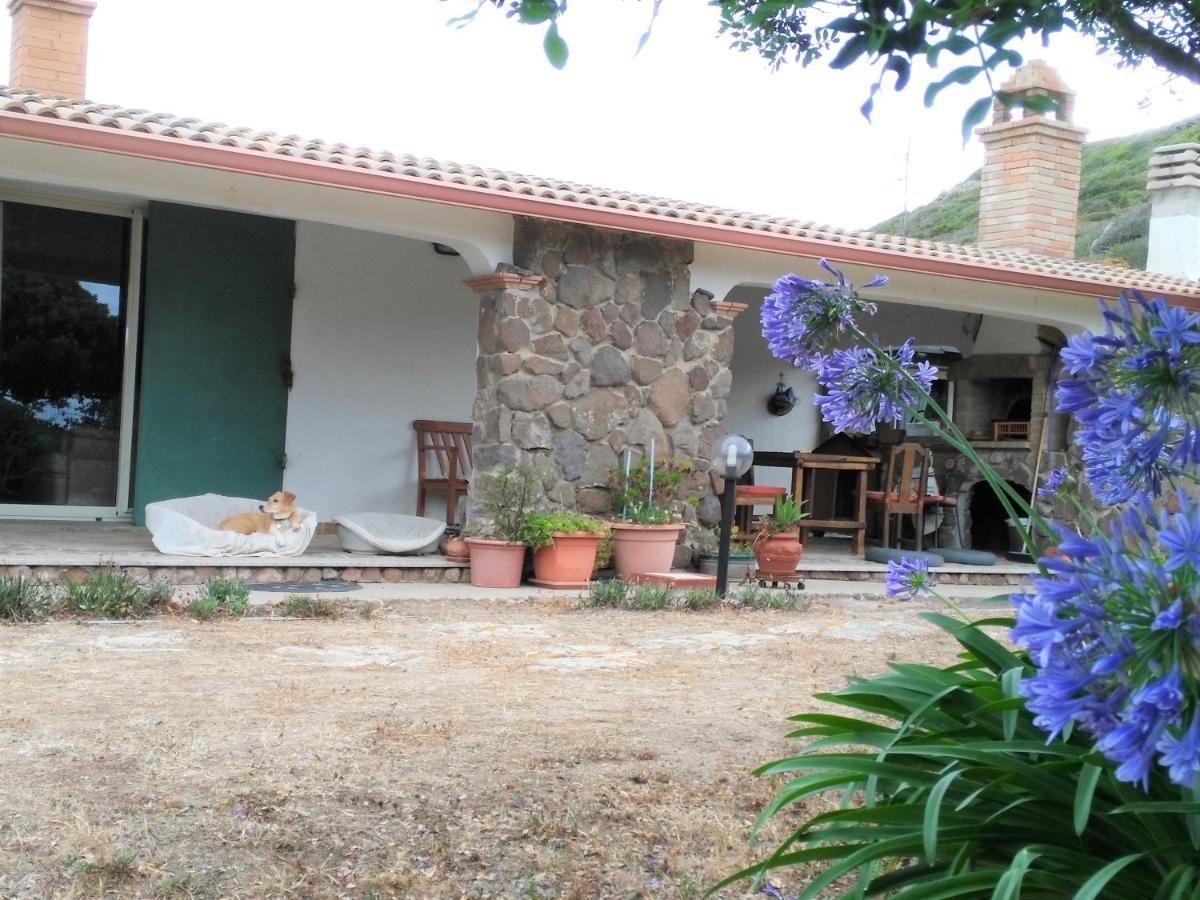 B&B Glamping Semaforo Capo Sperone SantʼAntìoco Buitenkant foto