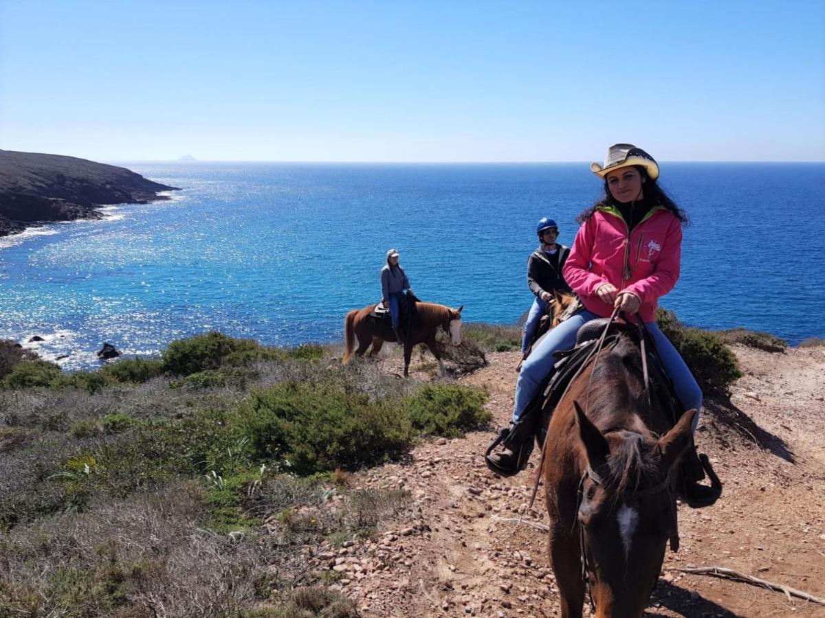 B&B Glamping Semaforo Capo Sperone SantʼAntìoco Buitenkant foto