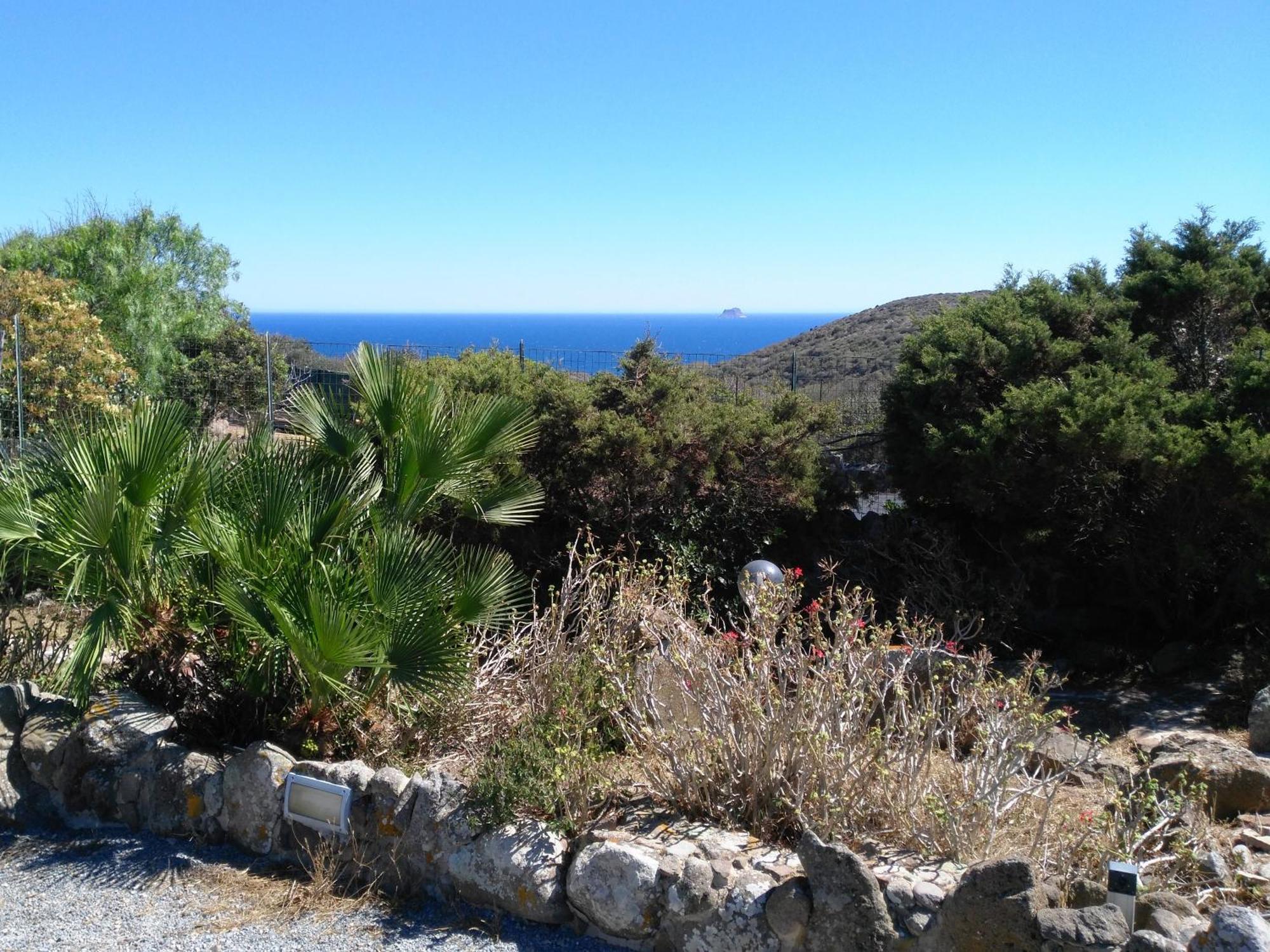B&B Glamping Semaforo Capo Sperone SantʼAntìoco Buitenkant foto